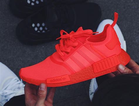 rote adidas schuhe nmd r1|adidas r1 shoes.